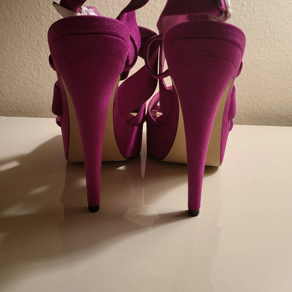Madden girl high heels sandals fuschia size 9 new